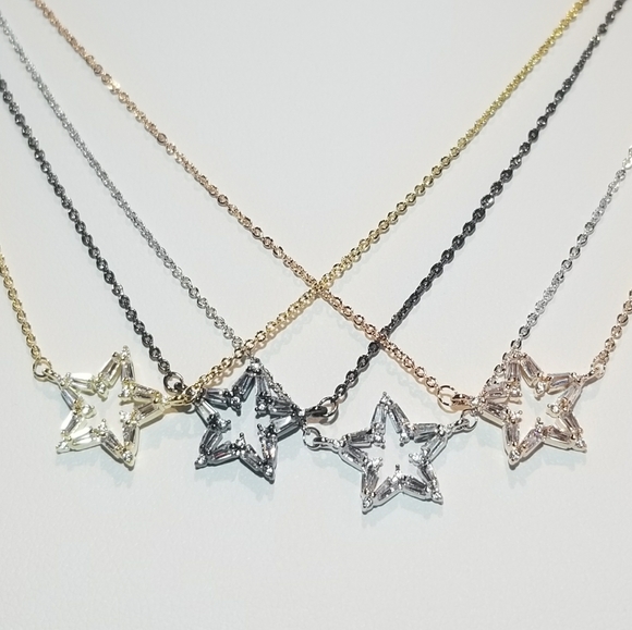 💖 New in Gift Box 🎁 Pave CZ Star Necklace - Picture 7 of 12